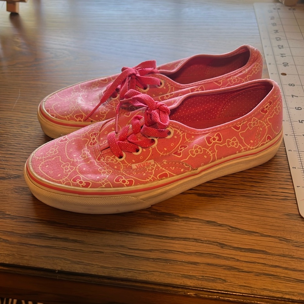 Hello kitty Sanrio Vans women 7.5